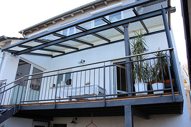 Terrasse mit Glasüberdachung
