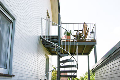 Balkon mit Spindeltreppe