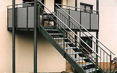 Balkon mit Treppe