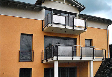 Terrassengeländer mit Glaselementen