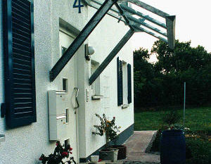 Überdachung mit Glaselementen