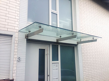 Glasüberdachung